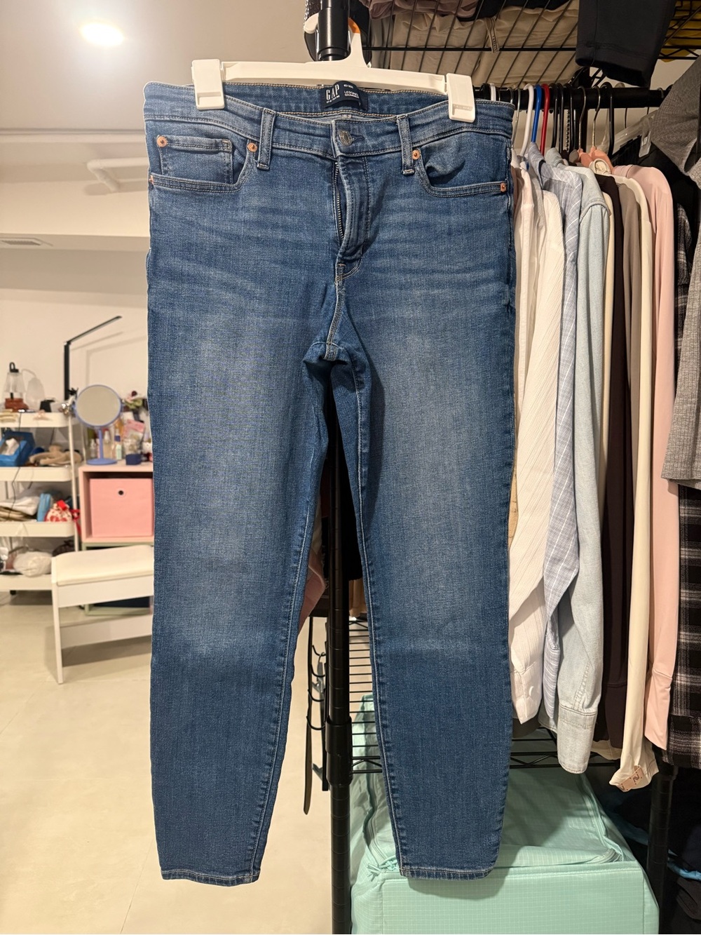 GAP Skinny Jeans in Medium Blue Wash